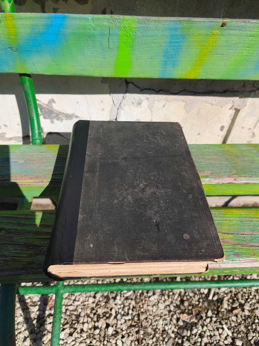 Biblie românească și veche de 150 de ani