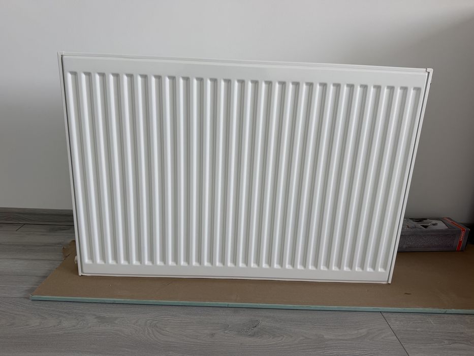 Radiator nou alb 600/900