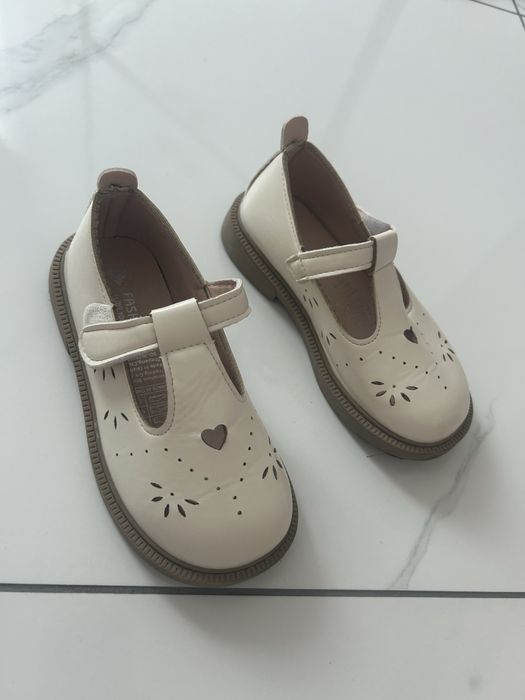 Детски обувки. 15€