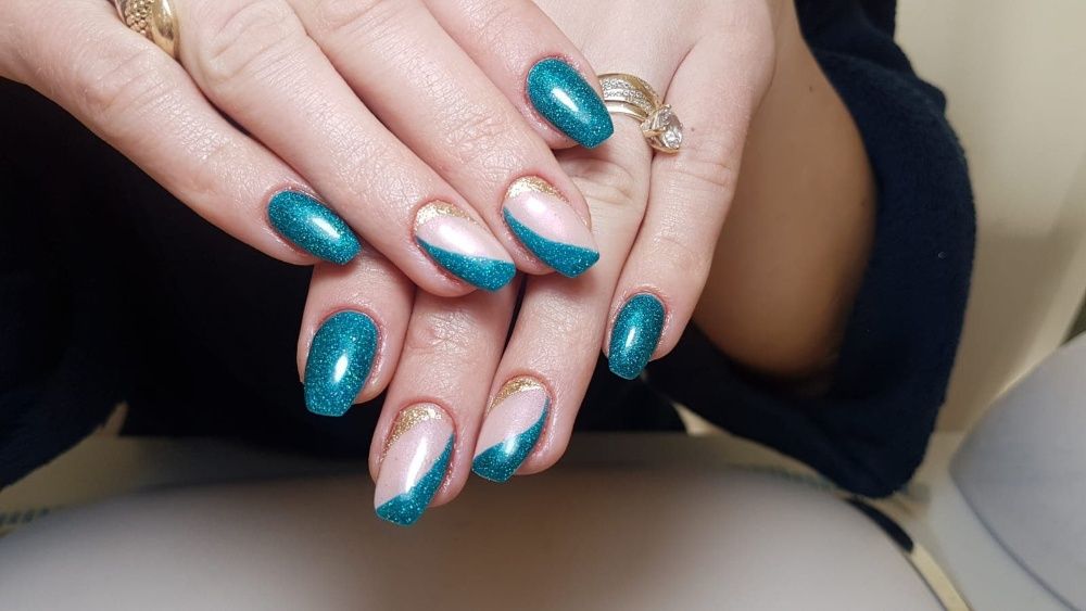 Manichiura, unghii cu gel/semipermanent Constanța - zona Veterani