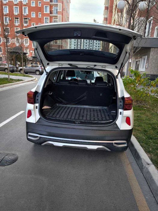 Продам KIA seltos 2021г