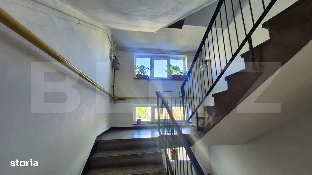 Apartament cu 4 camere de vanzare, 69.51 mp,  Micro 17