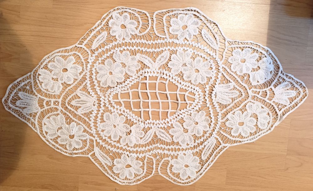 Lot 4 fețe de masă macrame/ lasetă poantlas Handmade
