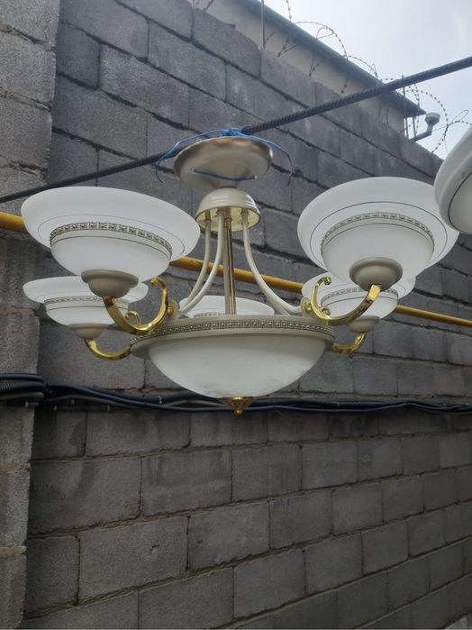 Б/у люстры в хорошем состоянии