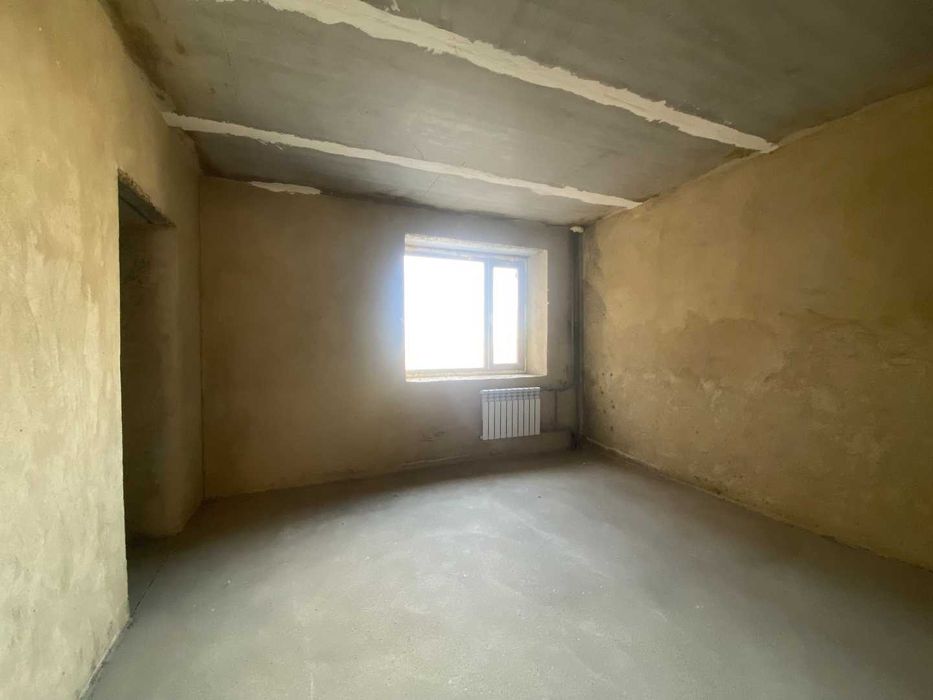 продам 2 комн квартиру в центре