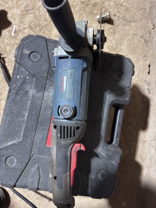 Продам болгарку 180мм