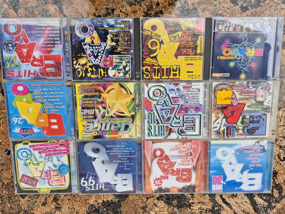 Vând 23 CD muzica usoara mixta Bravo artisti internationalii

- Tot