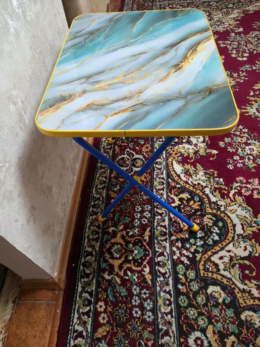 Детский столик продам