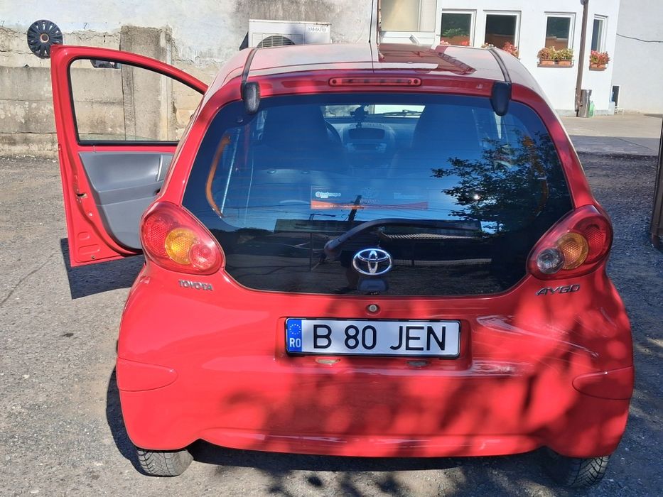 Toyota Aygo acte la zi