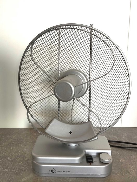 Телевизионна и радио антена с усилвател