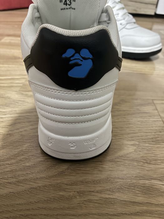Papuci off-white