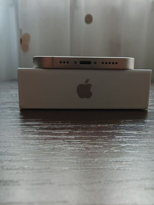 iPhone 13 în garantie