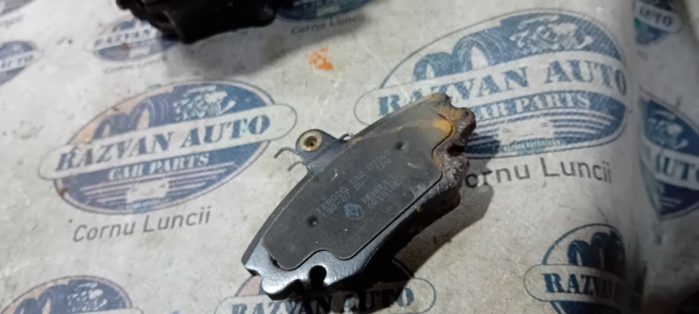 placute fata  volkswagen golf 5 2005