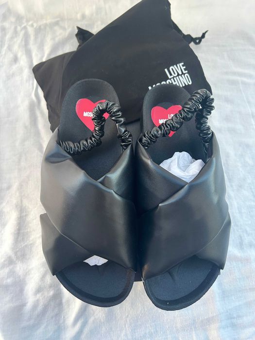 Sandale Love Moschino cu bretele încrucisate, marimea 38