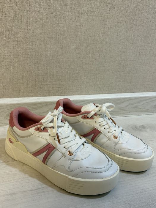 Продам оригинальные кроссовки lacoste.