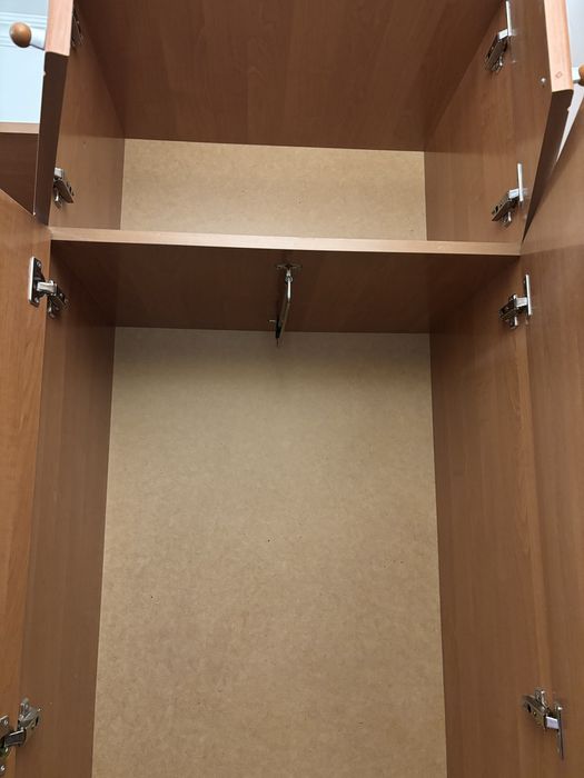 Шкаф прочный в прихожую