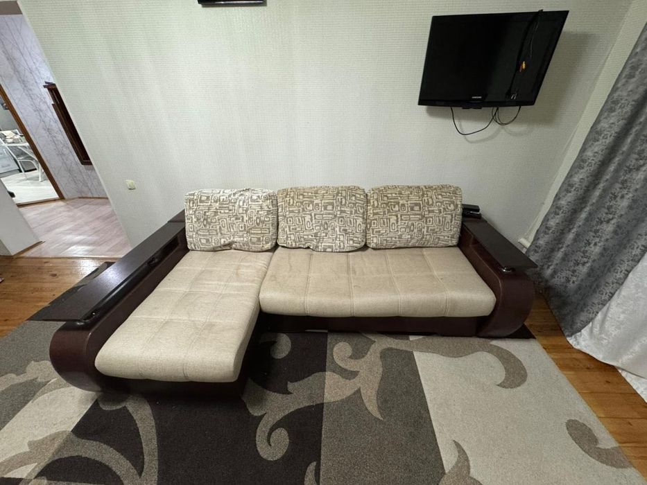 Продам диван угловой