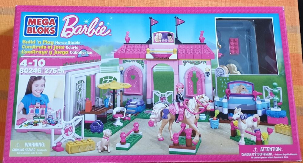 Barbie si grajdul cu cai