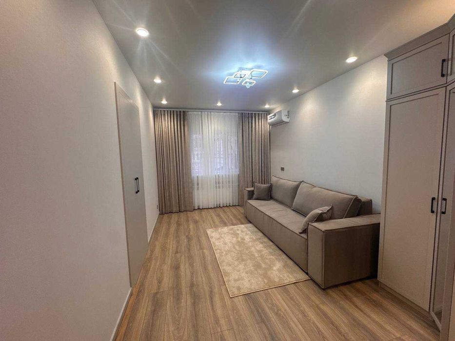 Сдается квартира после ремонта в самом центре города.