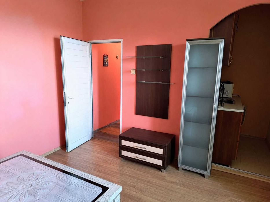 Дава се под наем Двустаен апартамент в Пловдив, Кършияка - 38 кв.м за 200 € - Снимка #1