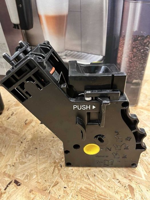 Philips LatteGo 5400, модел EP 5447/90 - внос , с БГ меню в оригинална