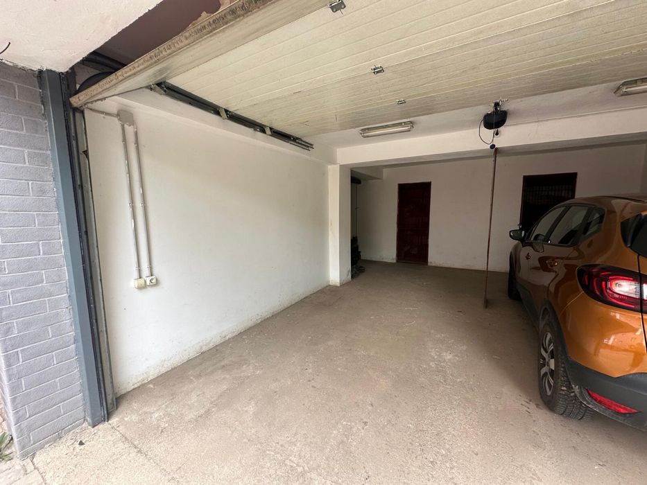 Vand garaj in cartierul Buna Ziua str. Trifoiului