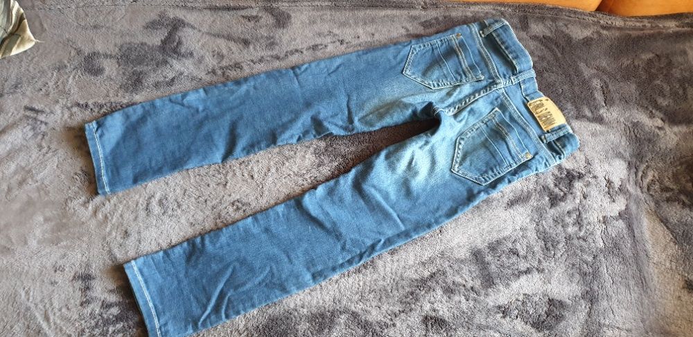 Blugi fete marimea 128 varsta 7/8 ani