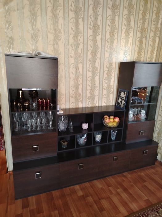 Продам небольшую стенку