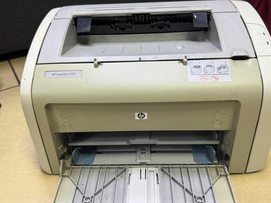 Принтер HP 1020 в хорошем рабочем состоянии полностью исправен