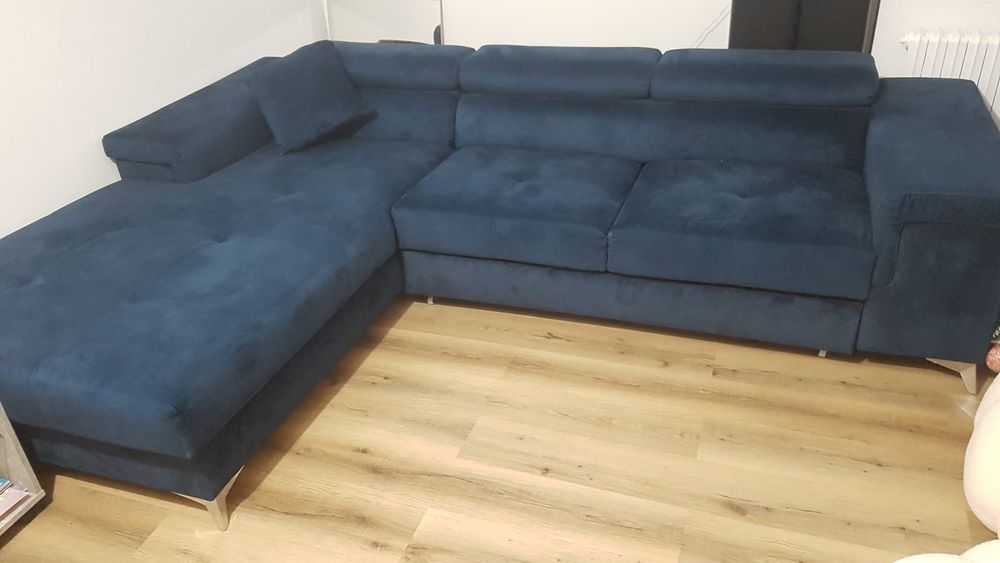 Vand coltar extensibil cu tetiere reglabile si lada