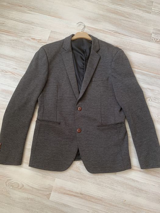 продаю мужской пиджак