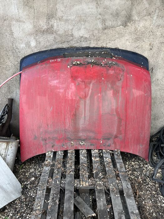 Продам капот на Пассат б4