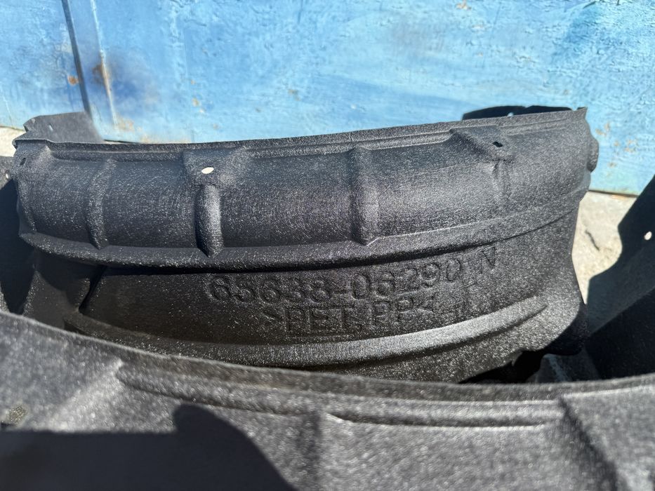 Подкрыльники (локеры)camry70