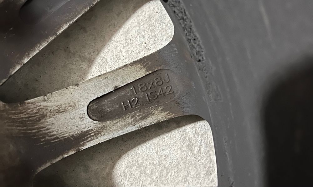 Джанти с гуми 18/5х120