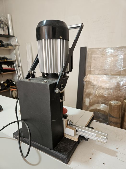 Продам станок для сверление петли