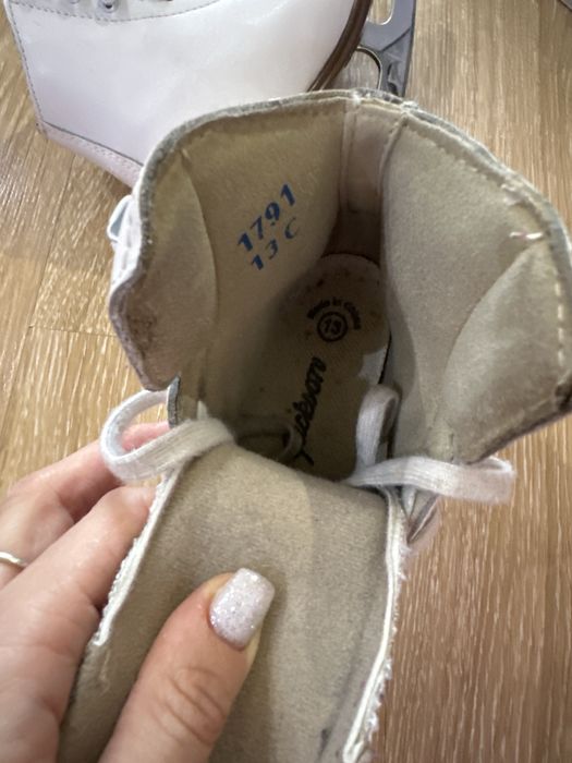 Профессиональные коньки Jackson