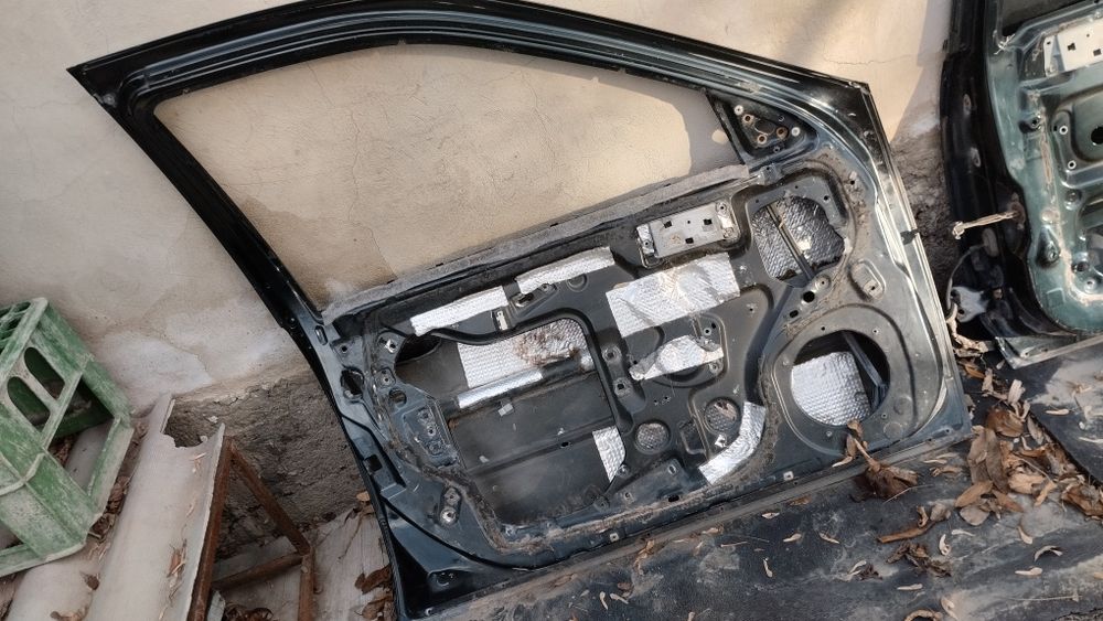 Продам двери Ниссан максима