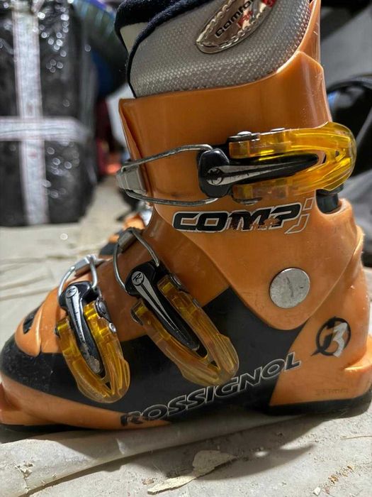 детские горнолыжные ботинки