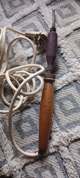 Vind  ciocan de lipit românesc de 150 w