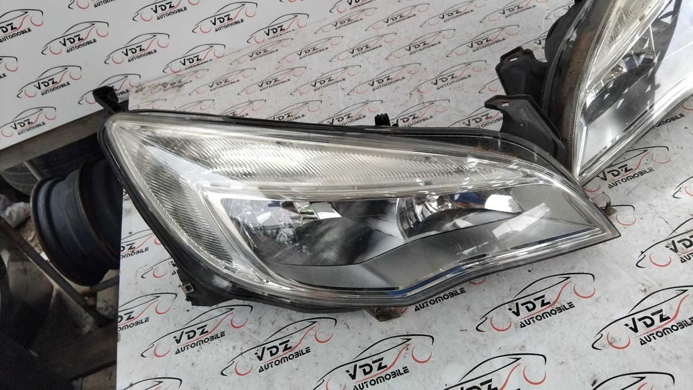 Far stanga-dreapta Opel Astra J Non facelift an 2010