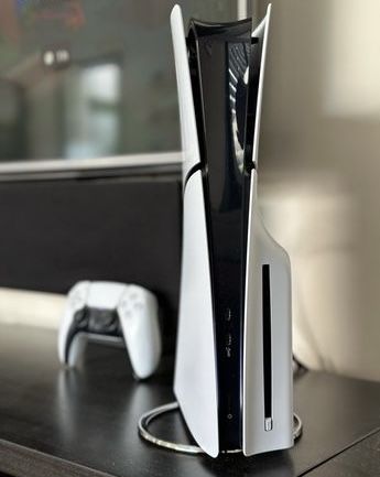 PlayStation 5 Slim срочная продажа, наличные. В идеале.