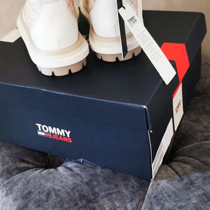 Продам дутики Tommy Jeans 36 размер