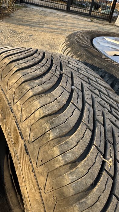 Roti complete 195/65/15 All season Gama VAG