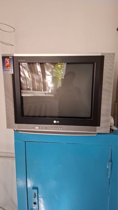 Продам Телевизор LG
