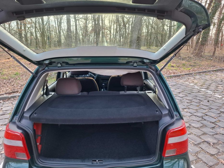 Vand VW Golf 4 1,6 benzina