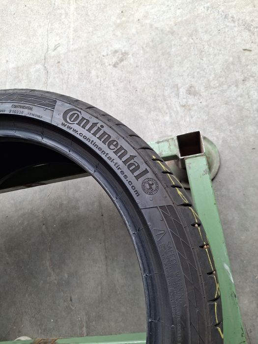 2 Anvelope de vara  225 40 r18 Continental