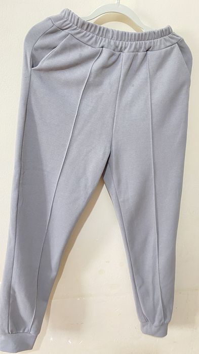 Безторг . Продам  спортивку  женскую.