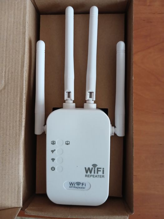Продаеться вай роутер усилитель