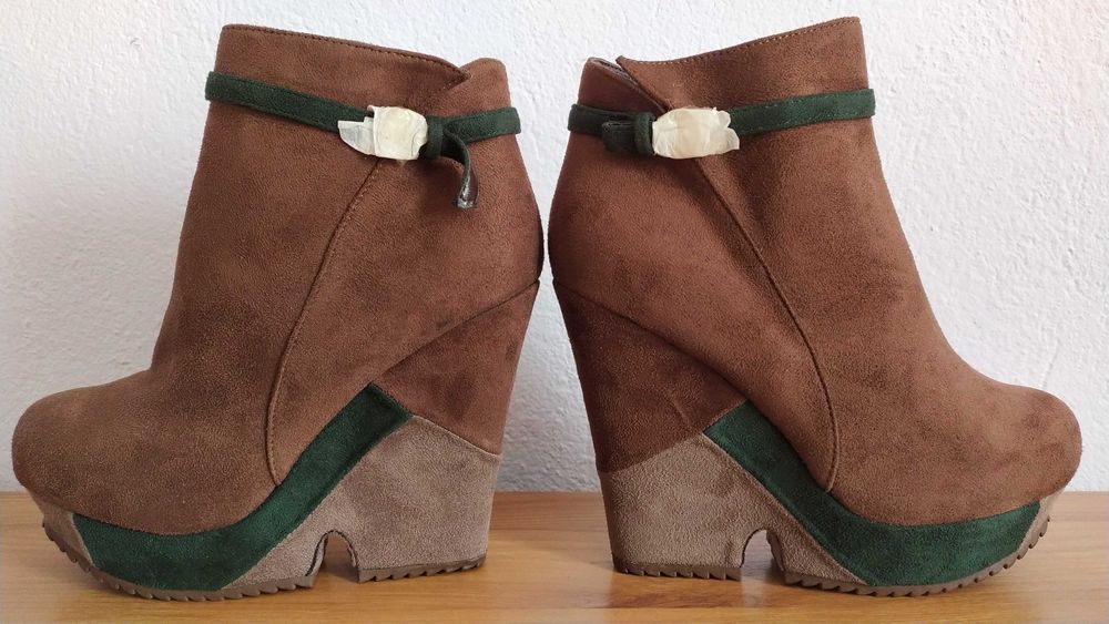 Боти на висока платформа, 38-ми номер