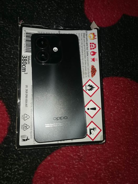 Oppo a40 cu folie de sticla